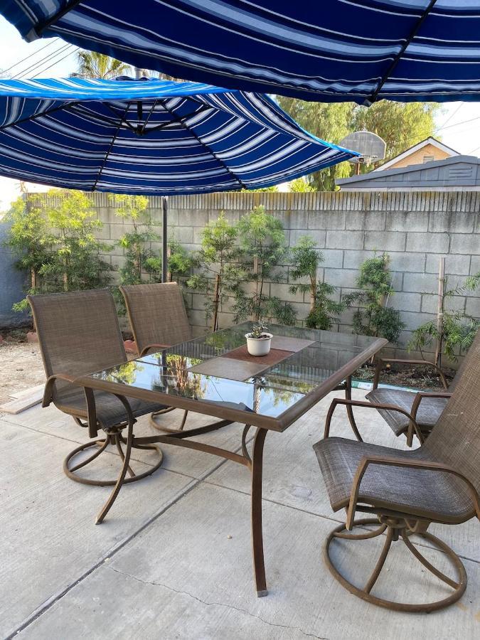 Private In Angeles La With Tv & Wifi & Ac & View Of Hollywood Sign & Private Fridge & Shared Kitchen!!!