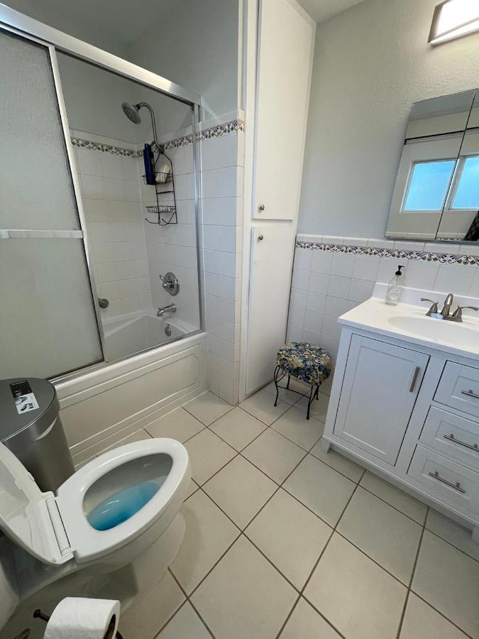 Séjour chez l'habitant Private In Angeles La With Tv & Wifi & Ac & View Of Hollywood Sign & Private Fridge & Shared Kitchen!!! Los Angeles