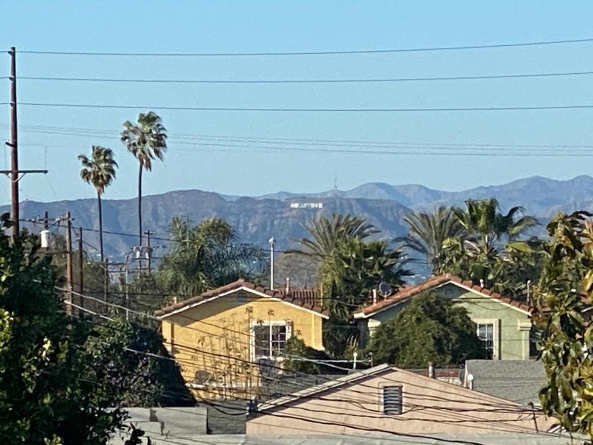 Private In Angeles La With Tv & Wifi & Ac & View Of Hollywood Sign & Private Fridge & Shared Kitchen!!! Los Angeles